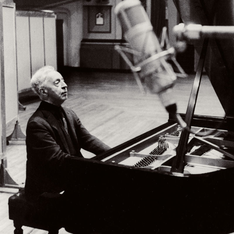 Arthur Rubinstein playing Piano