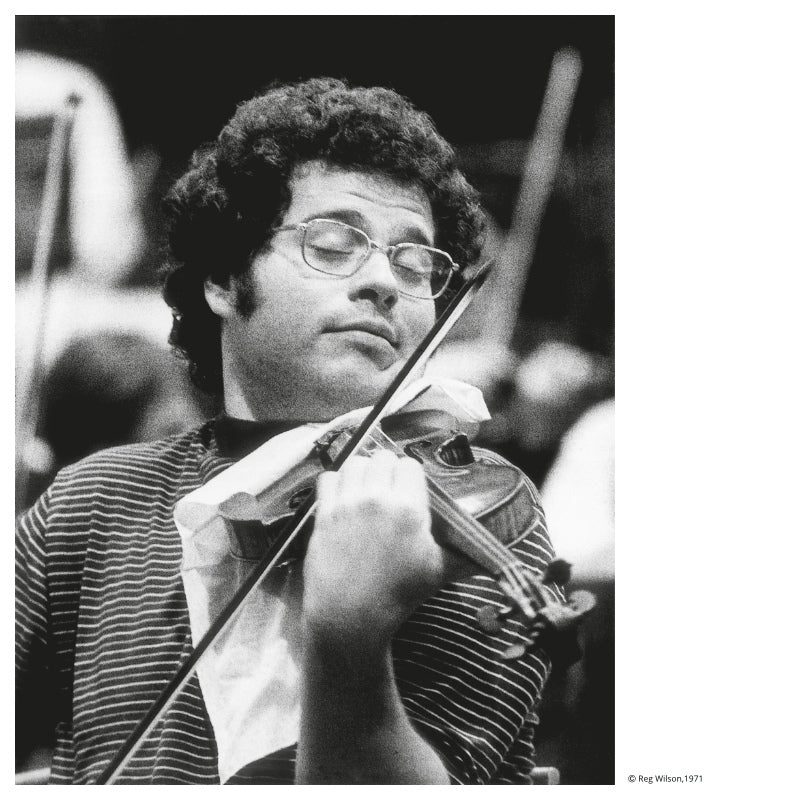 Itzhak Perlman playing Violin